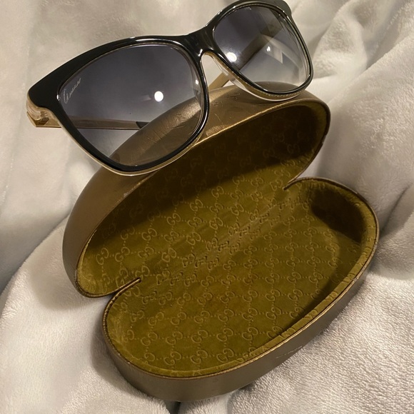 Gucci Gold & Black Sunglasses: Luxe Look w/ Case, Dramatically Reduced - Picture 8 of 16